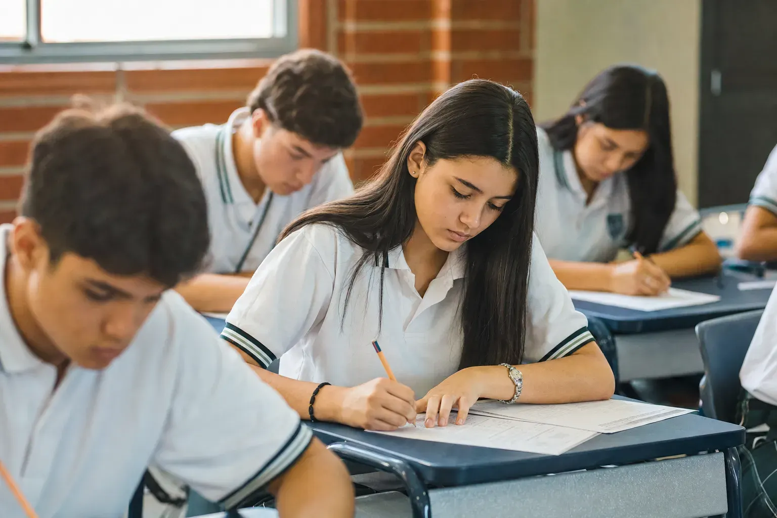 Colombia obtiene 381 puntos en matemáticas en pruebas PISA 2025: 71% de estudiantes no alcanza nivel mínimo