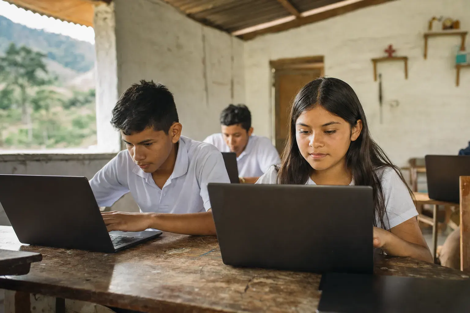 Sonsón se convierte en el primer municipio de Antioquia con un computador por cada estudiante en colegio público rural